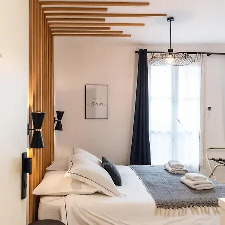 Apartment Elegant Divine Sun Quartier Canal St Martin Paris